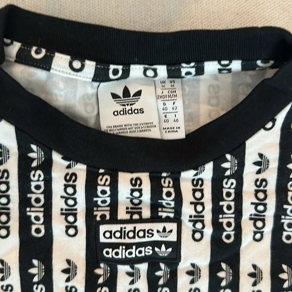 Adidas Monochrome Logo Crop Sweatshirt - Picture 2 of 5